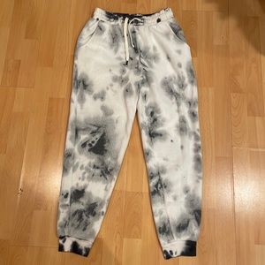 Fuzzy cozy sweatpants by FEAT size small